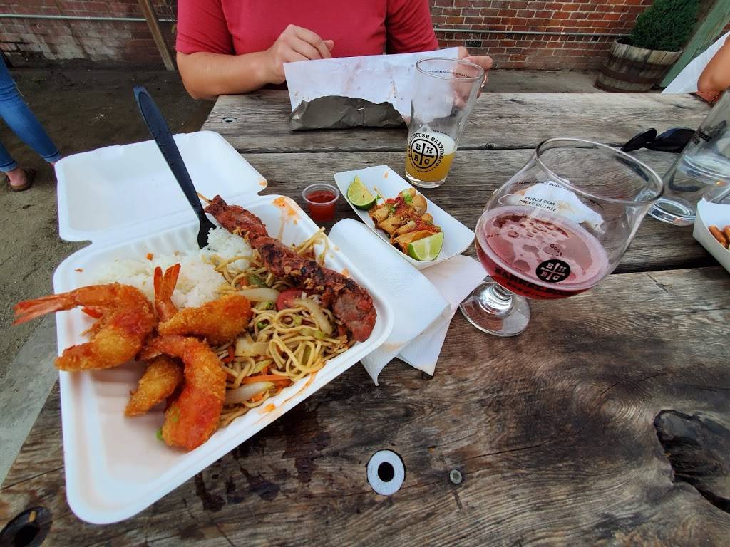 BarrelHouse Brewing Visalia | restaurant | 521 E Main St, Visalia, CA 93292, USA | 5597136690 OR +1 559-713-6690