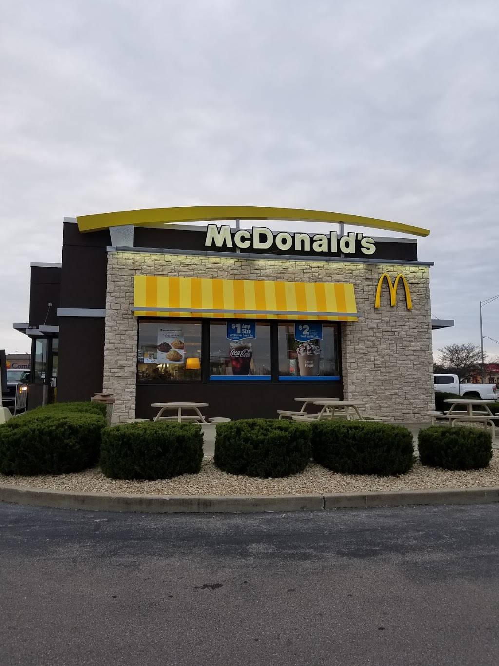 McDonalds | cafe | 11995 N, US Hwy 31, Edinburgh, IN 46124, USA | 8125268458 OR +1 812-526-8458