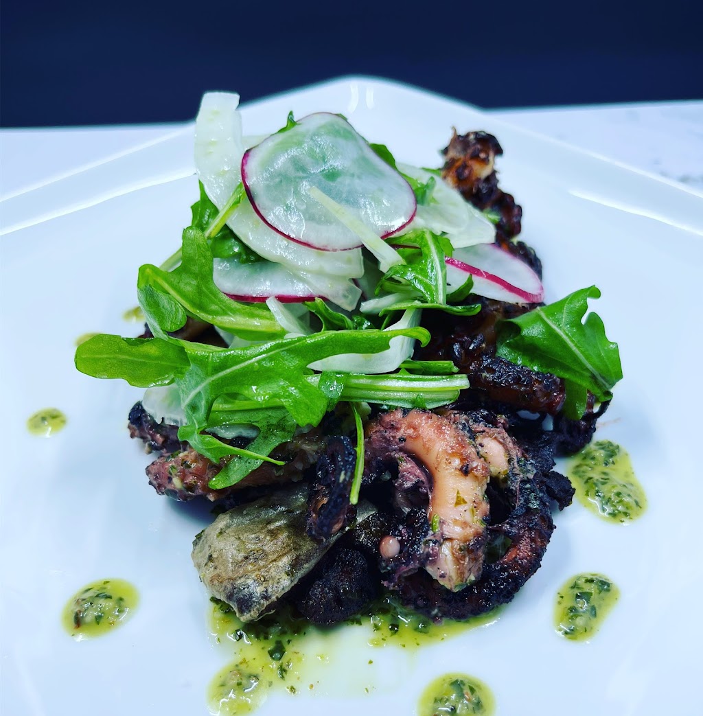 Diamond Hook Restaurant | restaurant | 1450 W Webster Ave, Chicago, IL 60614, USA | 7736879057 OR +1 773-687-9057