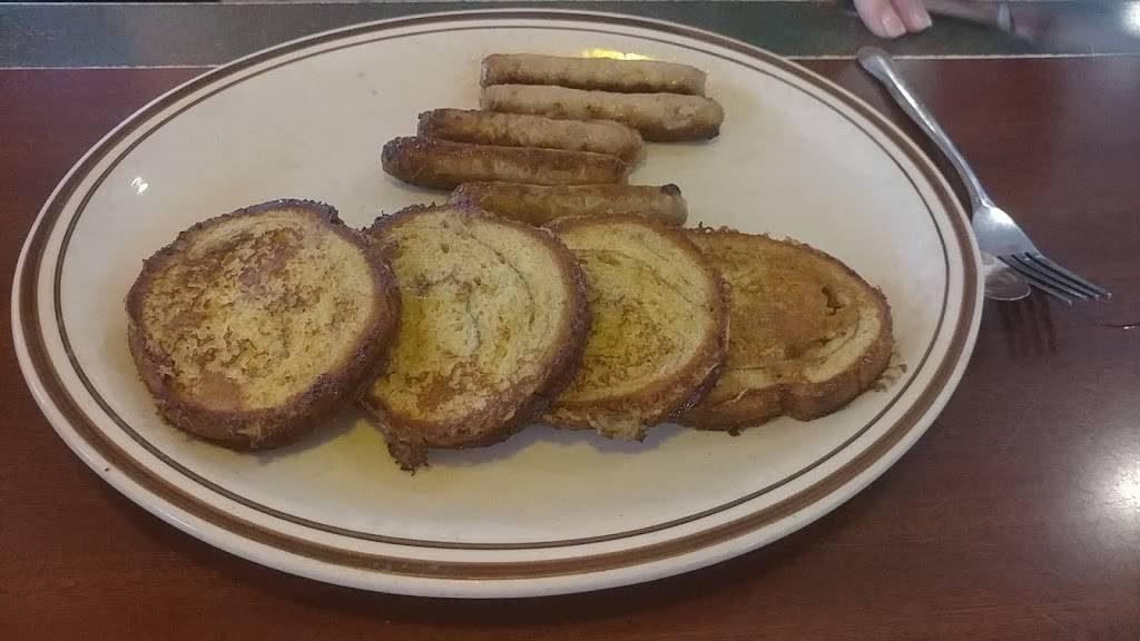 Great Lakes Family Restaurant | restaurant | 5834 Highland Rd, Waterford Twp, MI 48327, USA | 2487421846 OR +1 248-742-1846