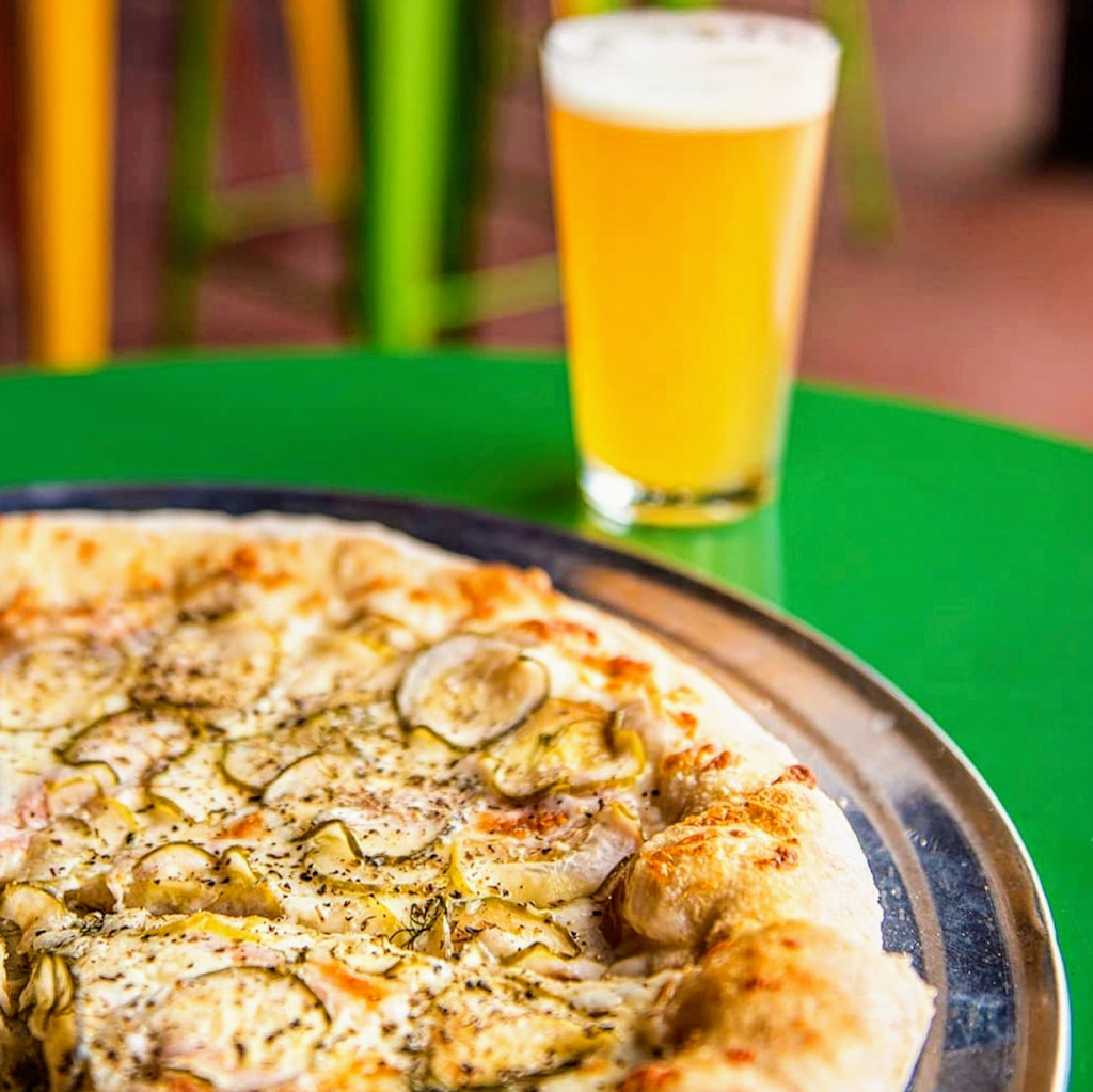 Bobs Pizza | restaurant | 1512 N LaSalle Dr, Chicago, IL 60610, USA | 3128698006 OR +1 312-869-8006