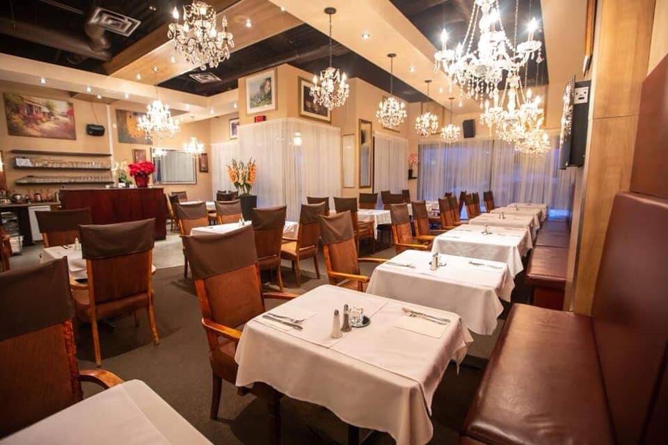 Duna Bistro | restaurant | 2130 Robertson Rd, Nepean, ON K2H 5Z1, Canada | 6138088346 OR +1 613-808-8346