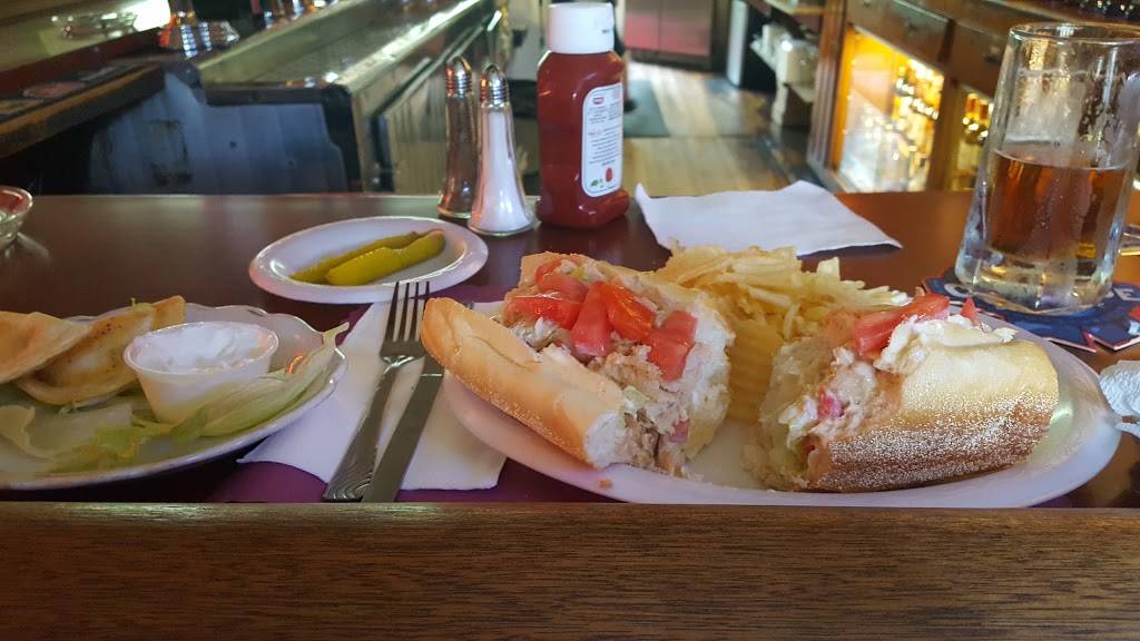 Ravens Nest | restaurant | 625 Old Bethlehem Rd, Quakertown, PA 18951, USA | 2155365369 OR +1 215-536-5369