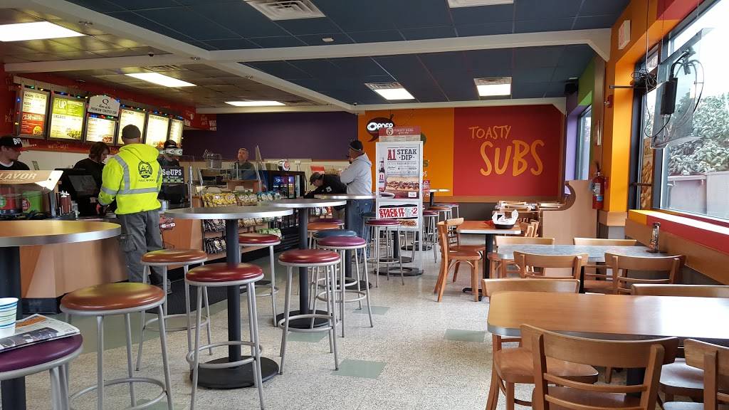 Quiznos | restaurant | 2701 W Lawrence Ave, Springfield, IL 62704, USA | 2177877304 OR +1 217-787-7304