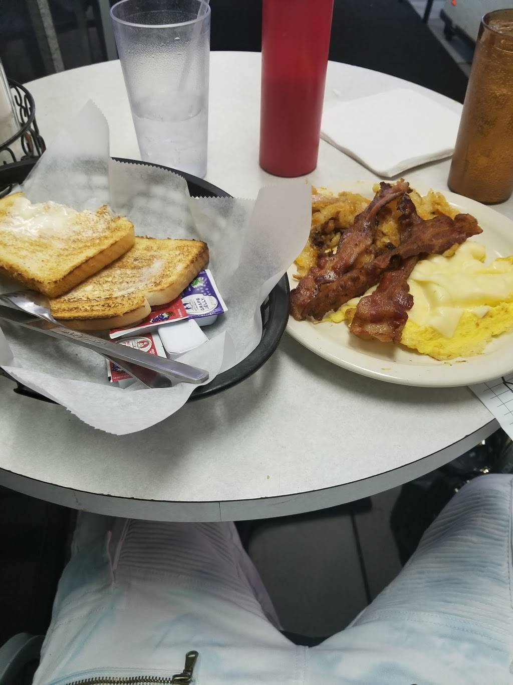 Petes Clown House | restaurant | 3878 Frankford Ave, Philadelphia, PA 19124, USA | 2157441350 OR +1 215-744-1350