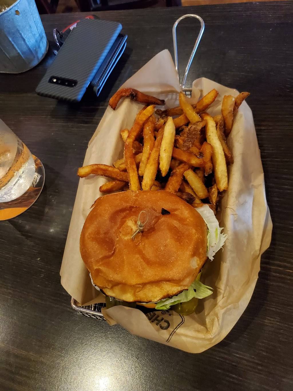 Chesters Bar & Grill Co. | restaurant | 672 Goderich St, Port Elgin, ON N0H 2C0, Canada | 2264532141 OR +1 226-453-2141