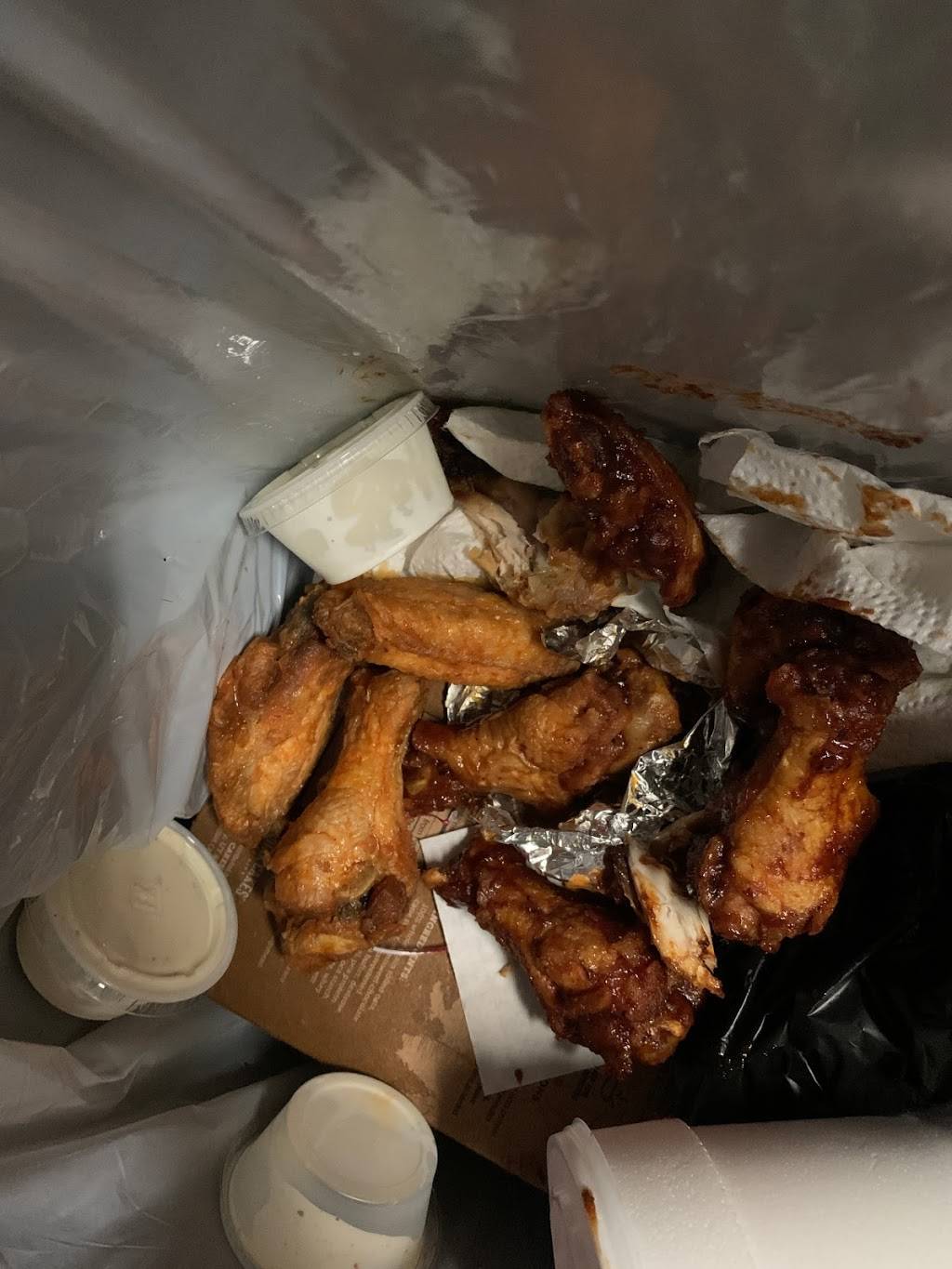 ATL Wings | restaurant | S Stapley Dr, Mesa, AZ 85204, USA | 4804285223 OR +1 480-428-5223