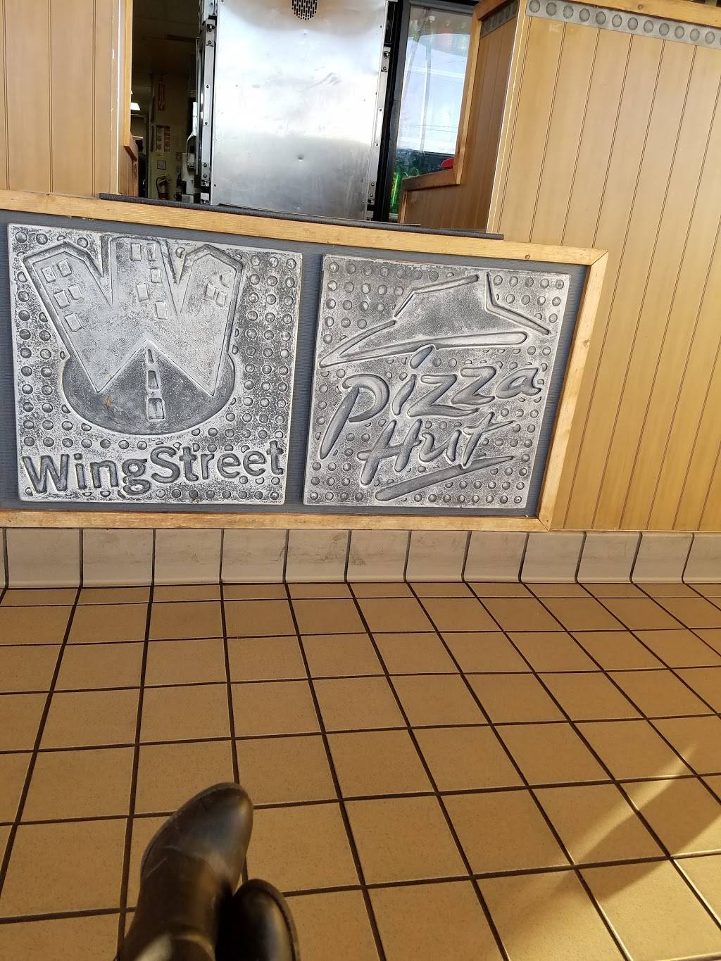 Pizza Hut | restaurant | 16923 Devonshire St, Granada Hills, CA 91344, USA | 8188310055 OR +1 818-831-0055