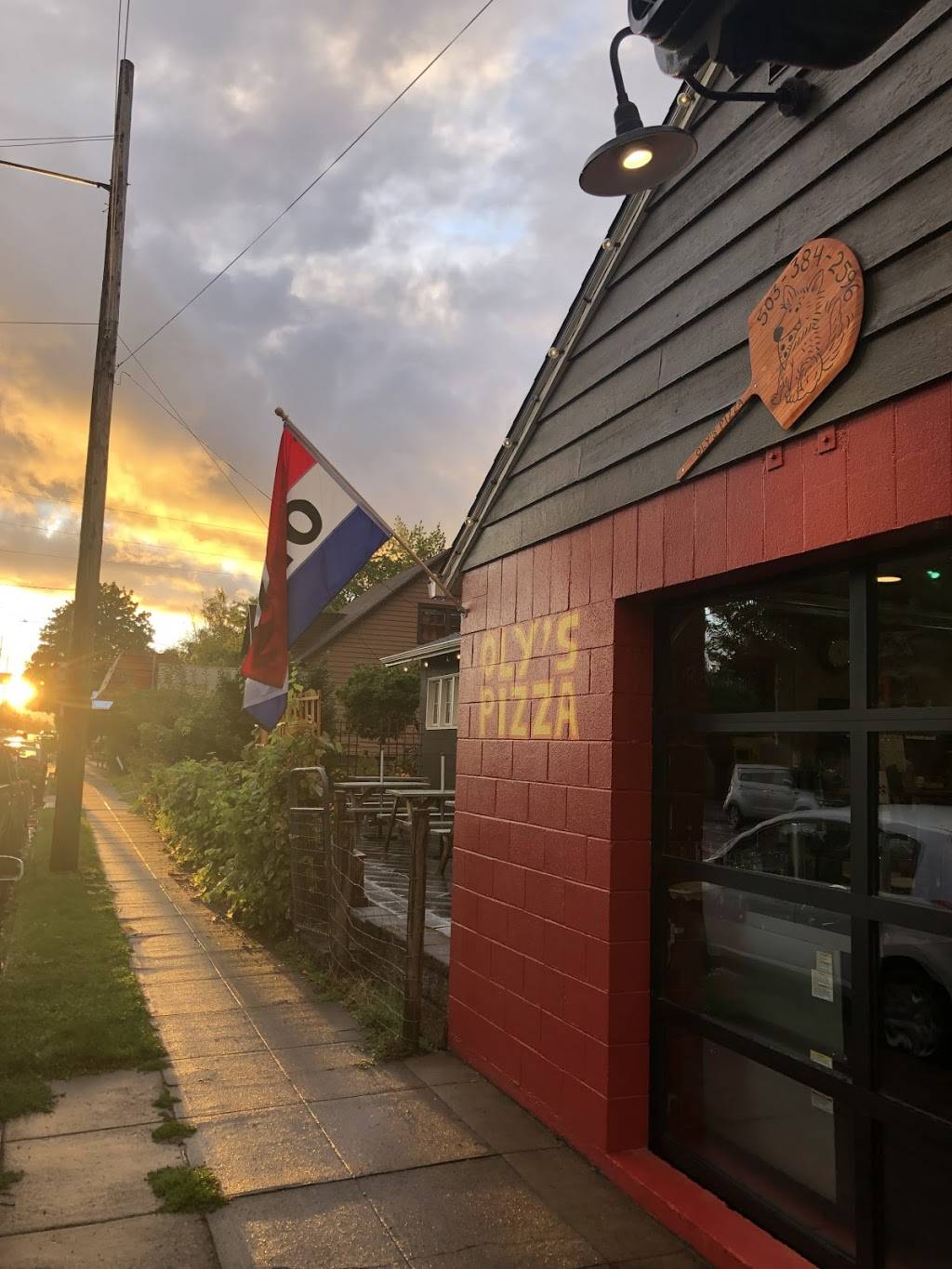 Olys Pizza | restaurant | 5425 E Burnside St, Portland, OR 97215, USA | 5033842596 OR +1 503-384-2596