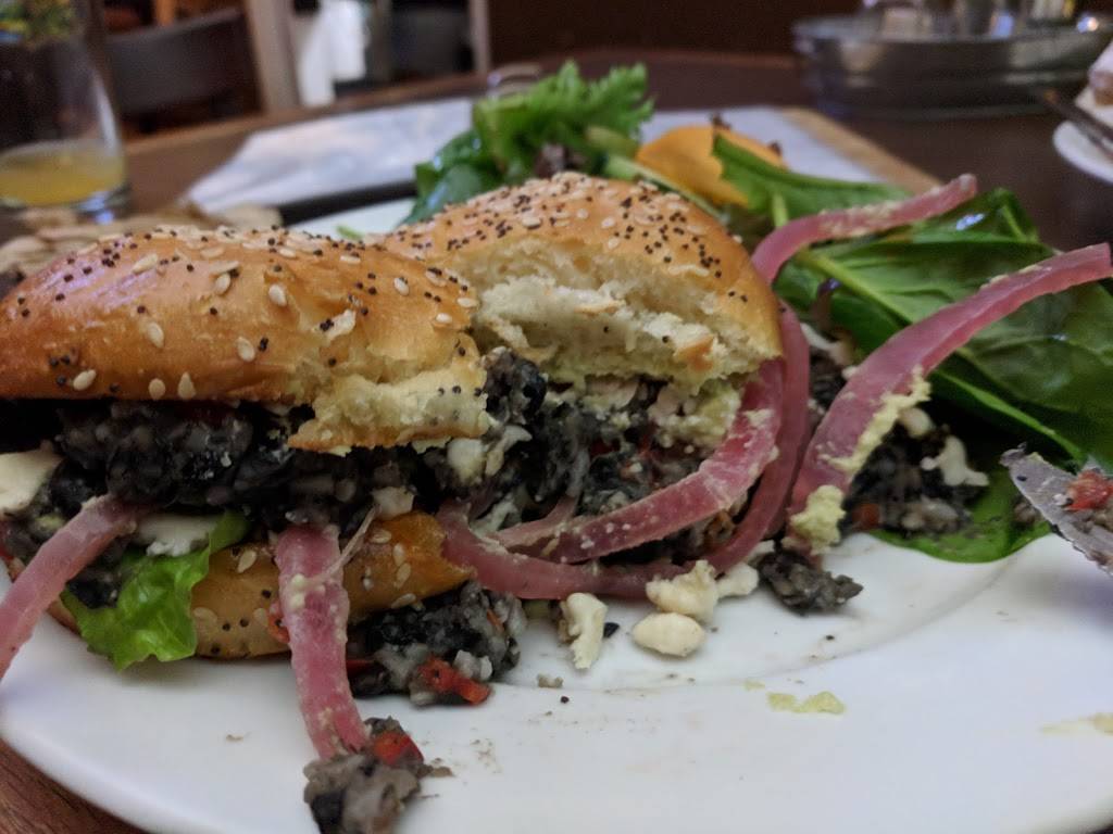 The Dark Horse Inn | restaurant | 942 Geneva Ave, San Francisco, CA 94112, USA | 4154695508 OR +1 415-469-5508