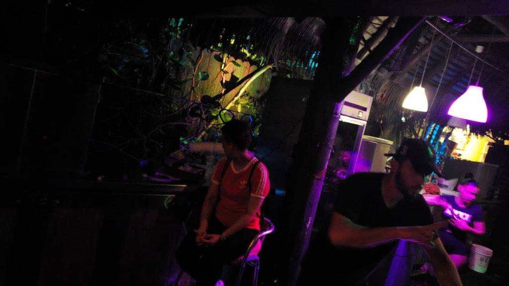 Runway Cafe/Lime | restaurant | 380 NE 59th St, Miami, FL 33137, USA | 3055257393 OR +1 305-525-7393