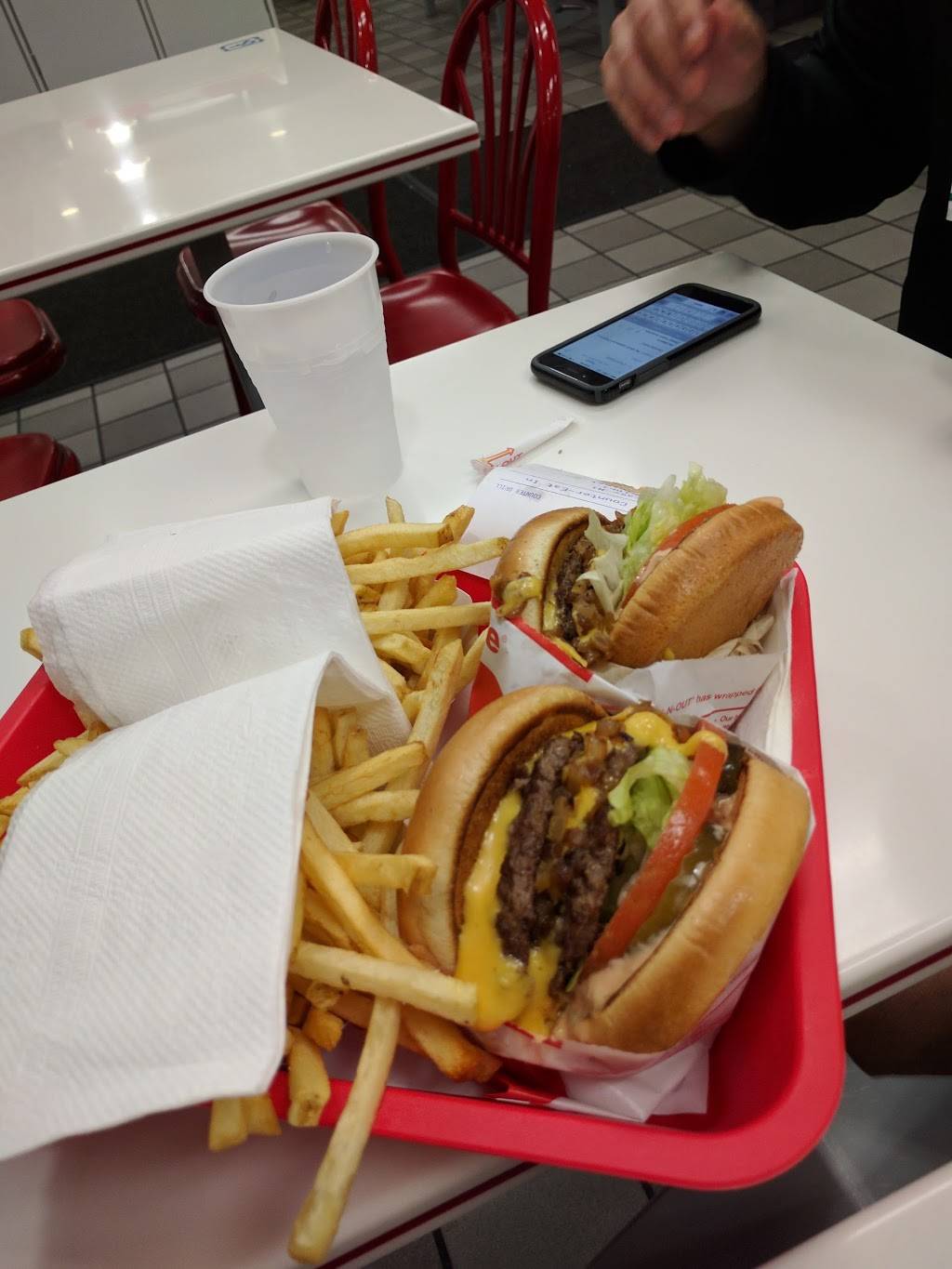 In-N-Out Burger | restaurant | 895 Cochrane Rd, Morgan Hill, CA 95037, USA | 8007861000 OR +1 800-786-1000