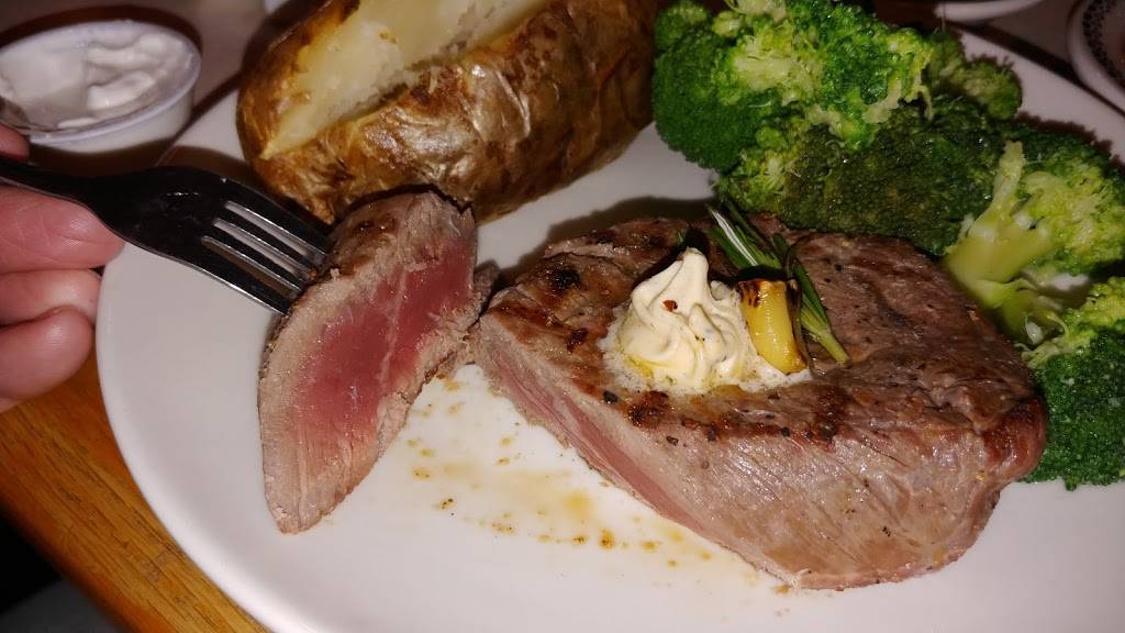 DeFazios | restaurant | 2706 N Amidon Ave, Wichita, KS 67204, USA | 3168380709 OR +1 316-838-0709