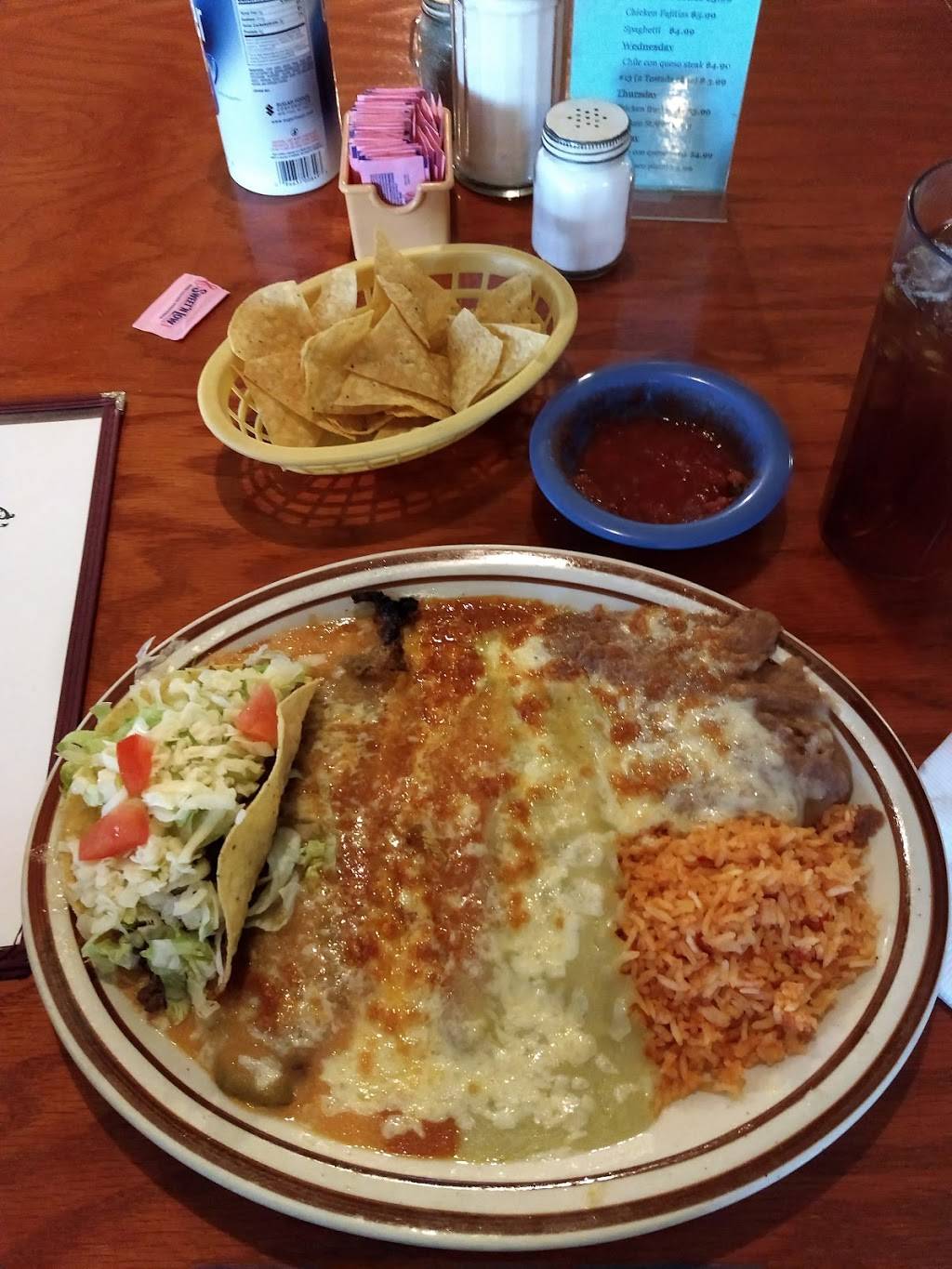 El Bayo | restaurant | 300 Paloma Blanca Dr, Chaparral, NM 88081, USA | 5758244749 OR +1 575-824-4749