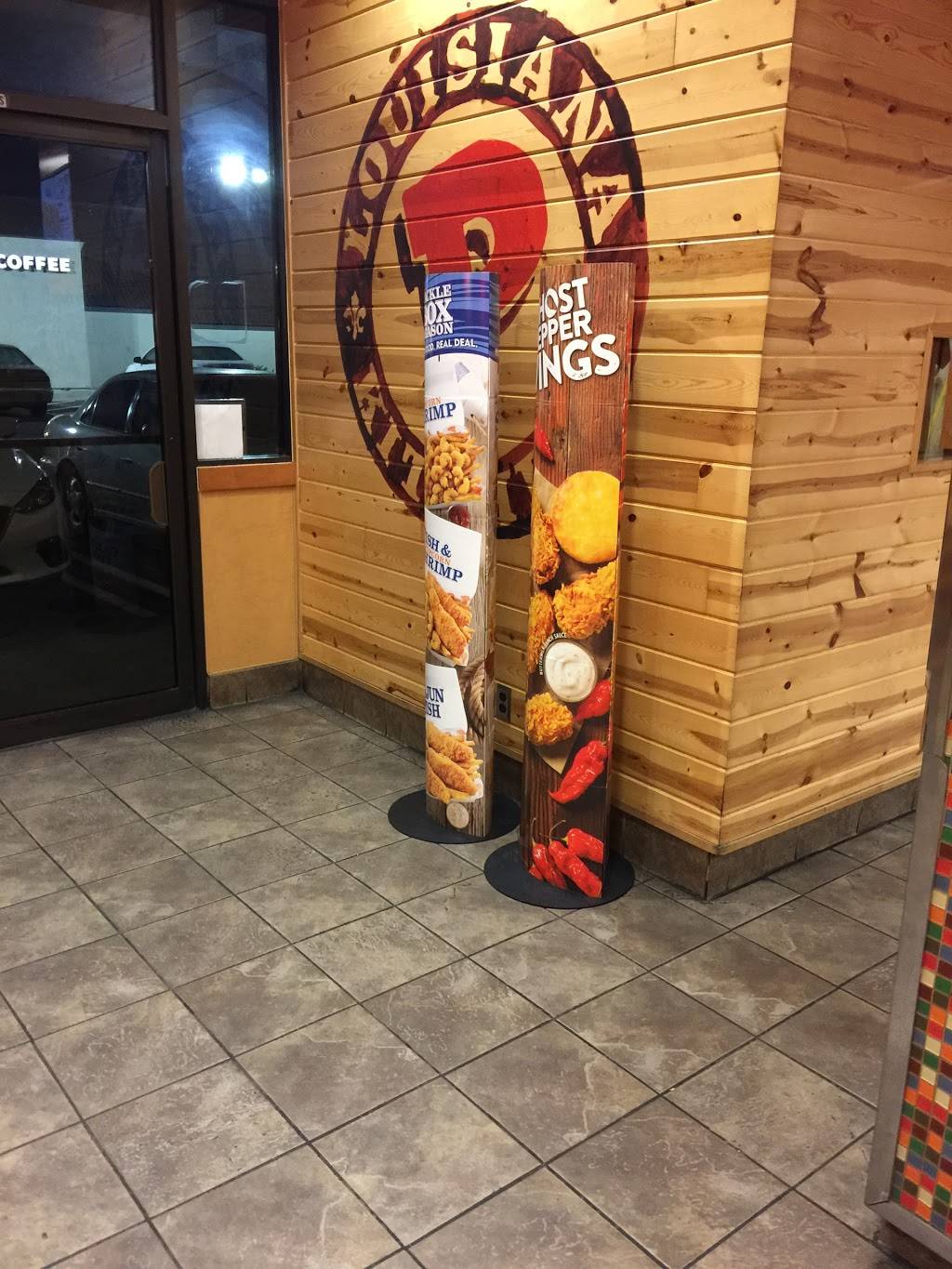 Popeyes Louisiana Kitchen | restaurant | 1244 17th St, Santa Ana, CA 92701, USA | 7148349709 OR +1 714-834-9709