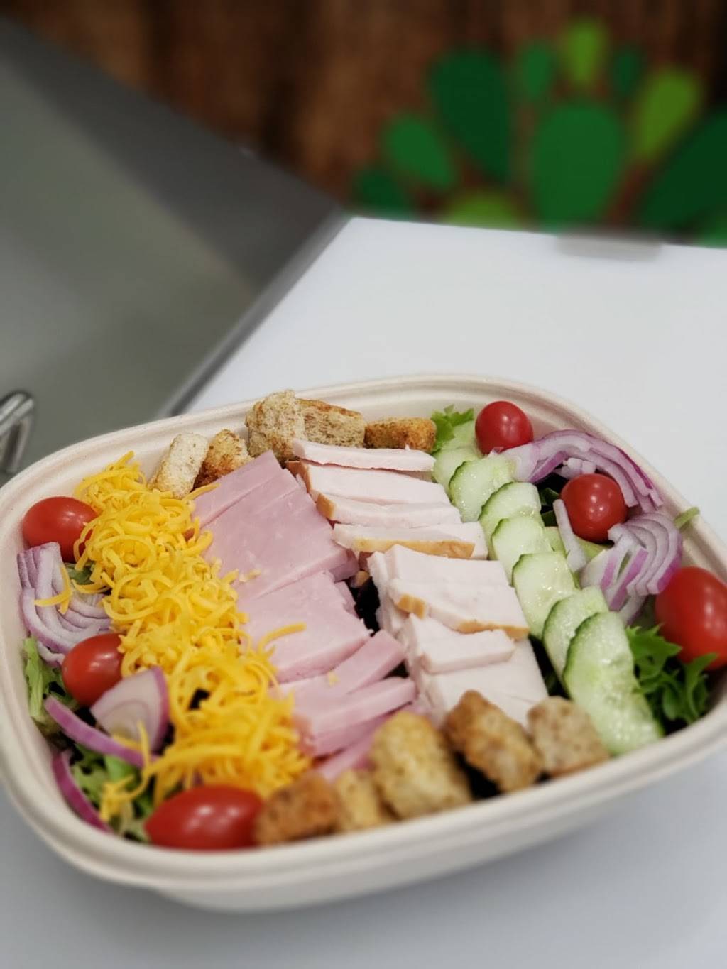 The Health Nut Cafe | restaurant | 715 Earl St, Daytona Beach, FL 32118, USA | 3862813257 OR +1 386-281-3257