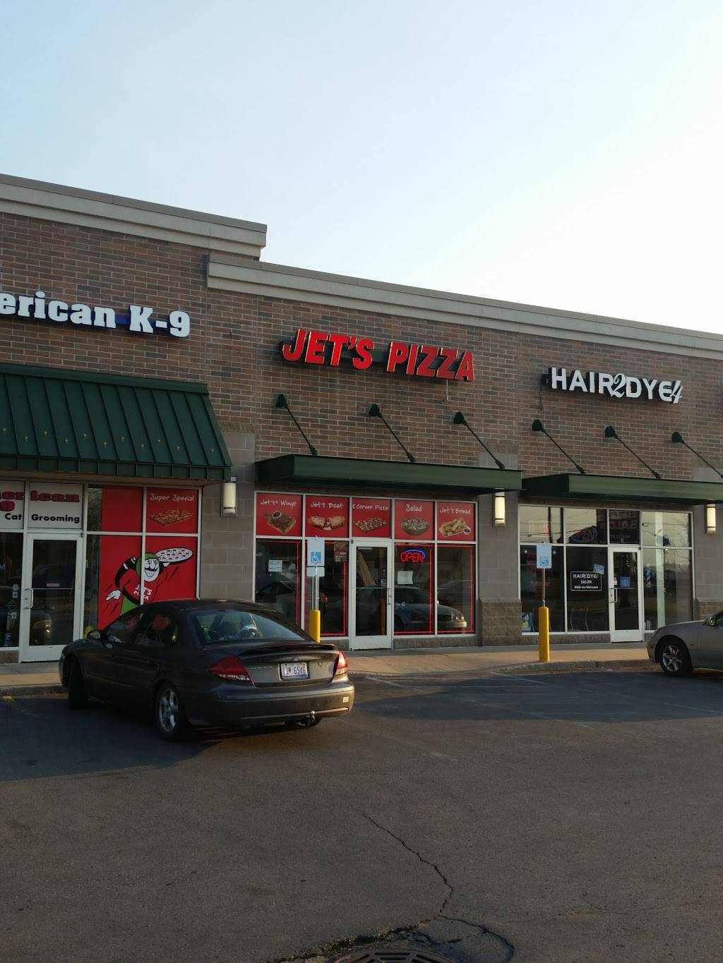 Jets Pizza | meal delivery | 3985 Beitner Rd, Traverse City, MI 49685, USA | 2319439999 OR +1 231-943-9999