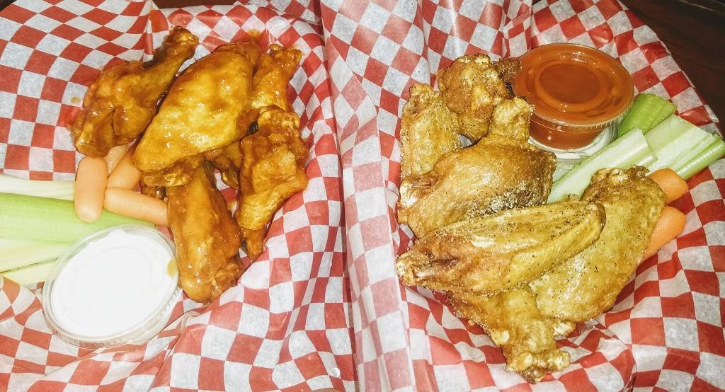 Queenstons Grill N Pub | restaurant | 216 Queenston St, St. Catharines, ON L2P 2W8, Canada | 9056828841 OR +1 905-682-8841