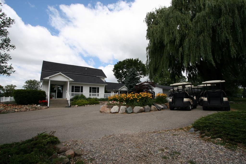 Glenbrier Golf Course | restaurant | 4178 W Locke Rd, Perry, MI 48872, USA | 5176253800 OR +1 517-625-3800