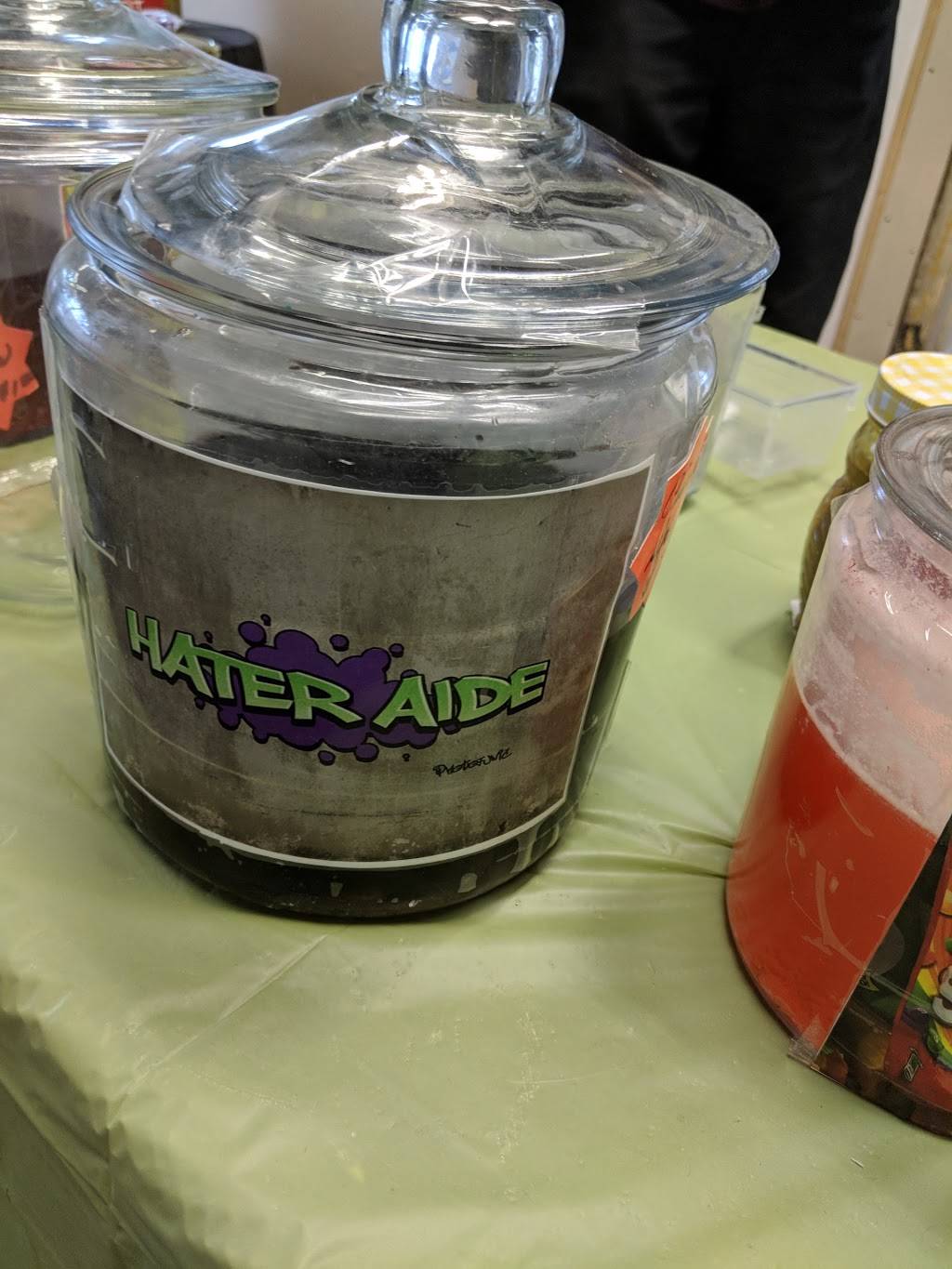 Pimped Out Pickles | restaurant | 2801 N Kingshighway Blvd, St. Louis, MO 63113, USA | 3144011807 OR +1 314-401-1807