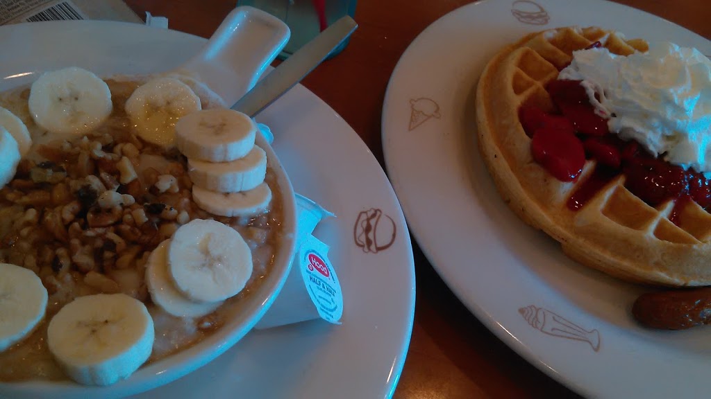 Friendlys | meal takeaway | 2250 Rte 70 W, Cherry Hill, NJ 08002, USA | 8563179445 OR +1 856-317-9445