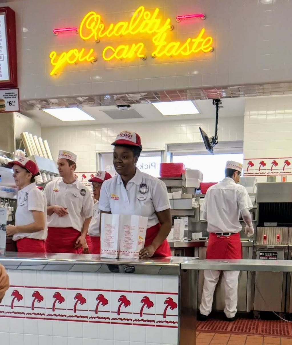In-N-Out Burger | restaurant | 720 Admiral Callaghan Ln, Vallejo, CA 94591, USA | 8007861000 OR +1 800-786-1000