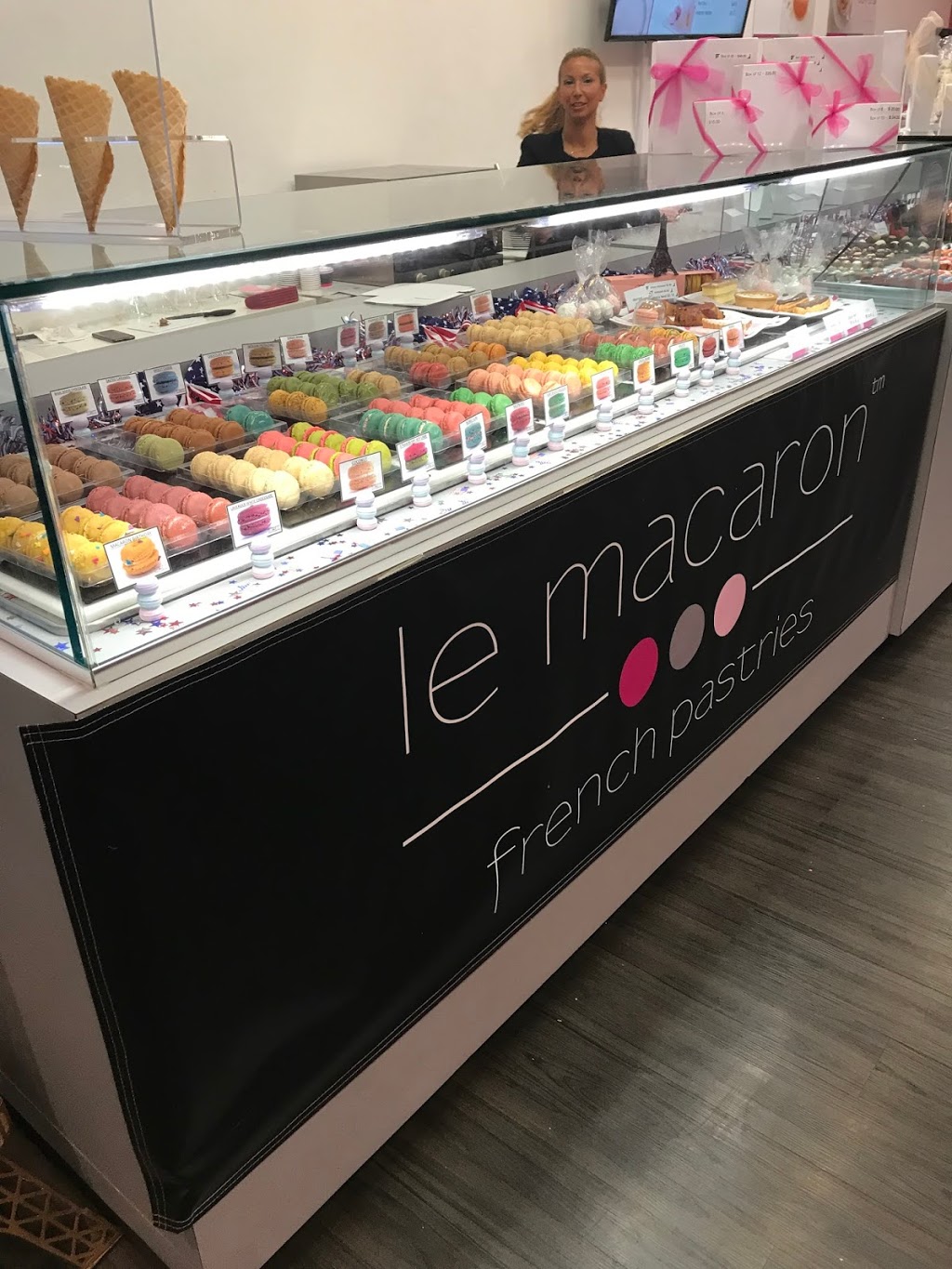 Le Macaron French Pastries | bakery | Countryside Mall, 27001 US Hwy 19 N #2002, Clearwater, FL 33761, USA | 7273154901 OR +1 727-315-4901