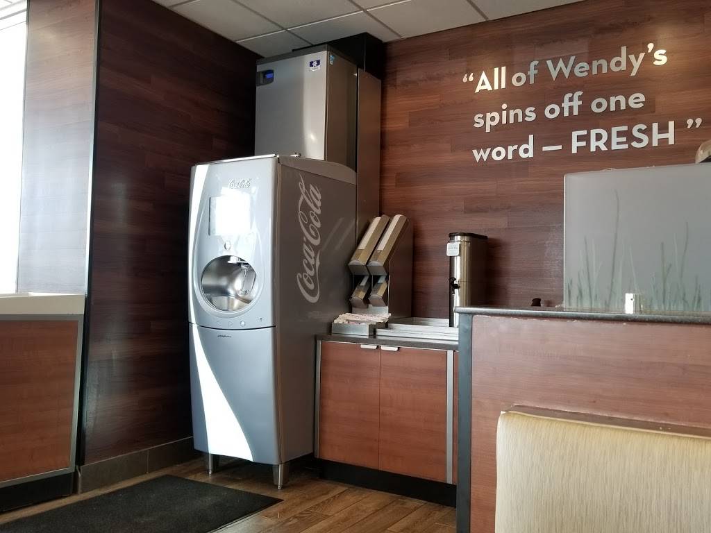 Wendys | restaurant | 2215 Port Sheldon St, Jenison, MI 49428, USA | 6166623394 OR +1 616-662-3394