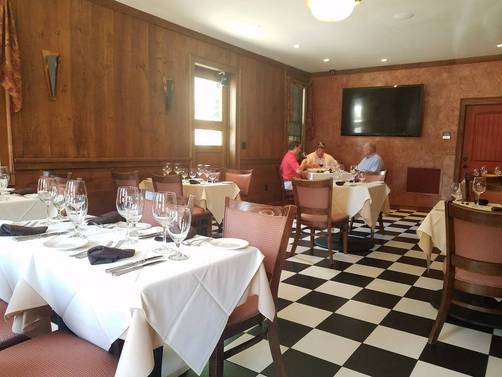 Casa Nostra | restaurant | 2 W Market St, Leesburg, VA 20176, USA | 7037771983 OR +1 703-777-1983