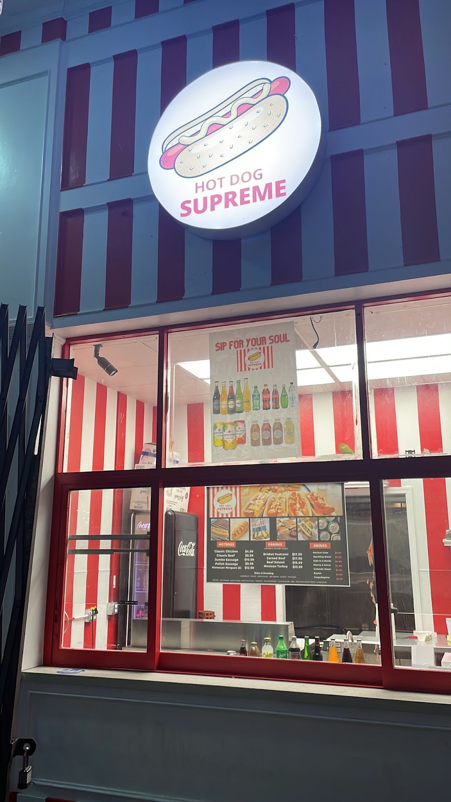 Hot Dog Supreme | restaurant | 1425 Ocean Front Walk, Venice, CA 90291, USA | 3106122611 OR +1 310-612-2611