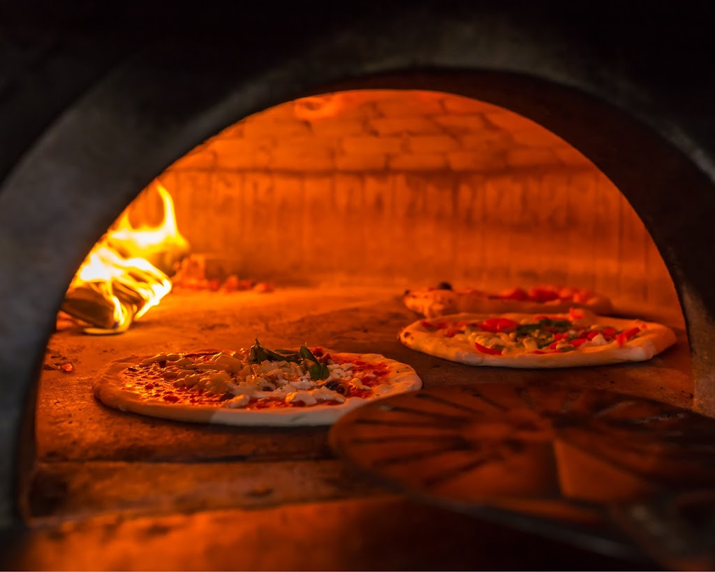 Mias Pizza Weston | restaurant | 2600 Glades Cir Suite 1100, Weston, FL 33327, USA | 9542255013 OR +1 954-225-5013