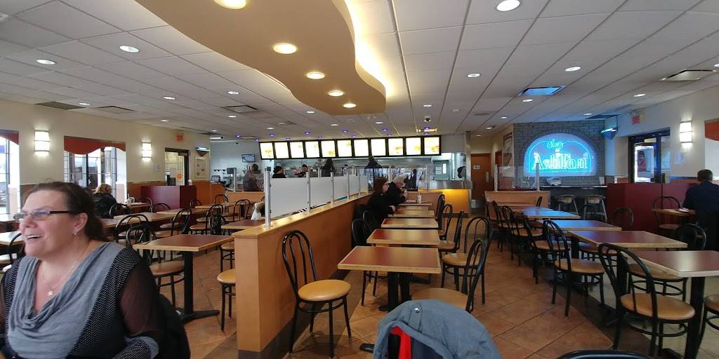 Chez Ashton | restaurant | 3505 Boulevard Sainte-Anne, Québec, QC G1E 3L5, Canada | 4186822379 OR +1 418-682-2379