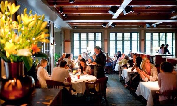 East Hampton Grill | restaurant | 99 N Main St, East Hampton, NY 11937, USA | 6313296666 OR +1 631-329-6666