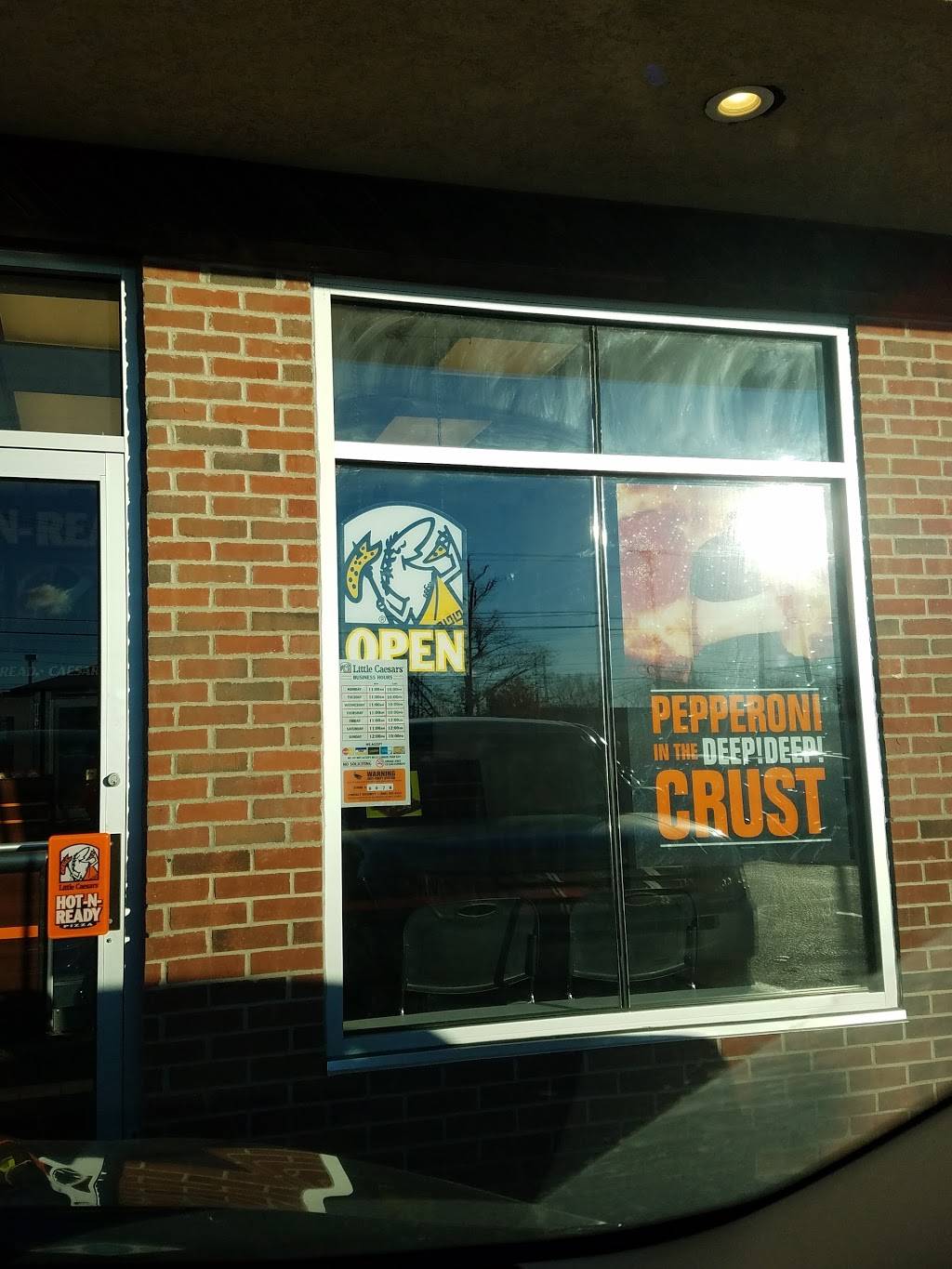 Little Caesars Pizza | meal takeaway | 22458 Pontiac Trail, South Lyon, MI 48178, USA | 2484374147 OR +1 248-437-4147