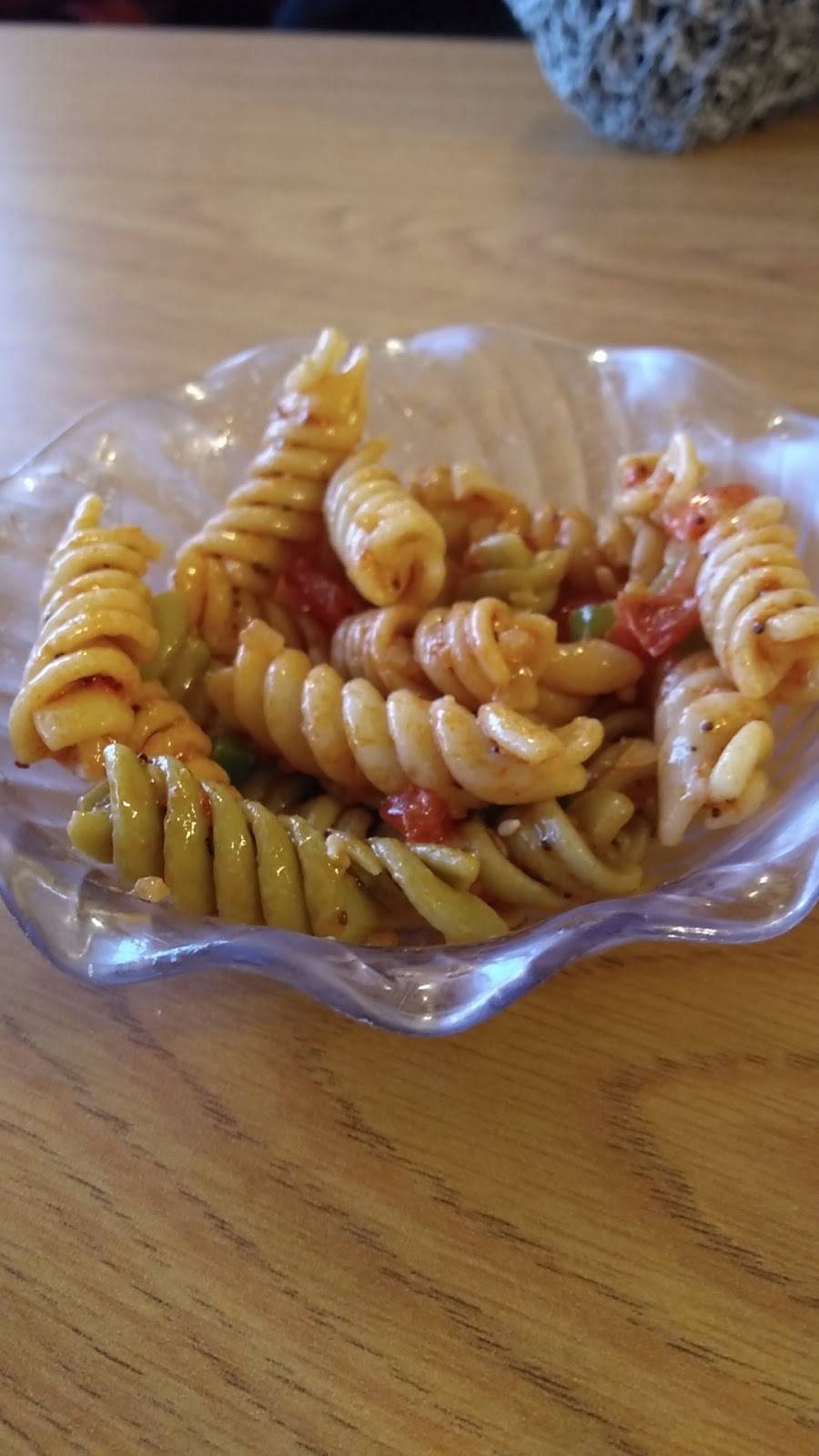 Jeanies Redwood Restaurant | restaurant | 2813 Washington Blvd, Belpre, OH 45714, USA | 7404237745 OR +1 740-423-7745