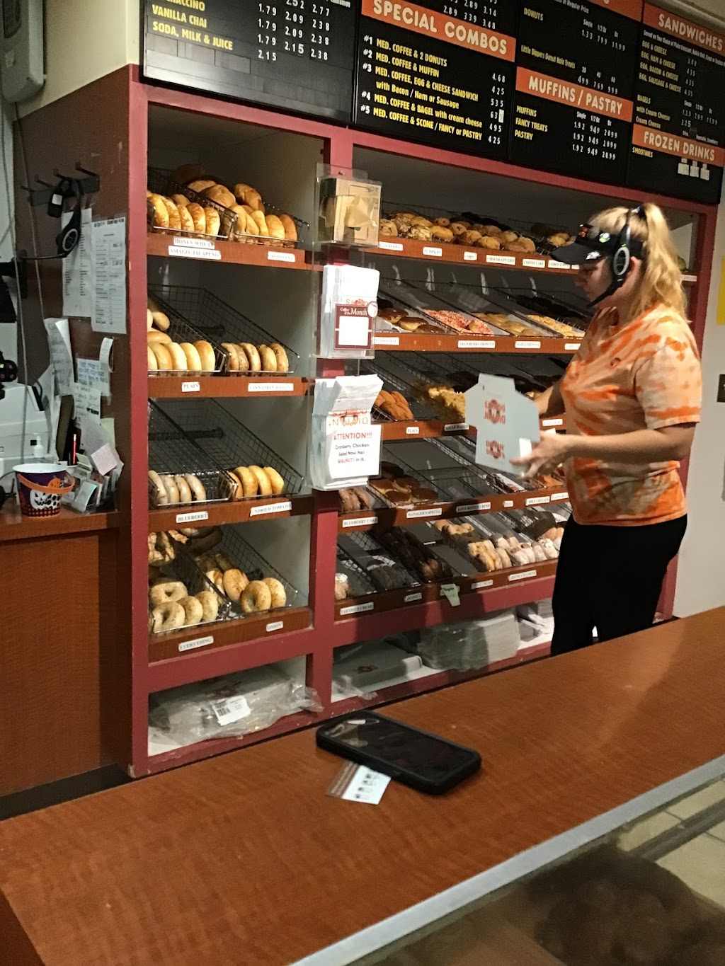 Dippin Donuts | cafe | 2730 Main St, West Warren, MA 01092, USA | 4132896316 OR +1 413-289-6316