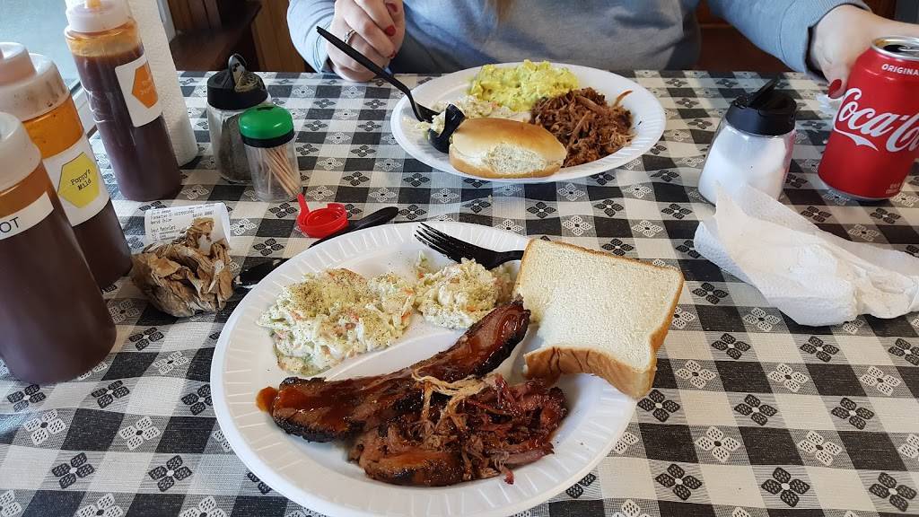 Poppys Barbecue | restaurant | 3200-3250 TN-15, Crump, TN 38327, USA | 7316100307 OR +1 731-610-0307