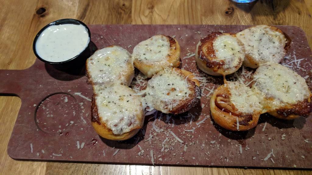 Klavons Pizzeria & Pub | restaurant | 6010 Clinton Rd, Jackson, MI 49201, USA | 5177847000 OR +1 517-784-7000