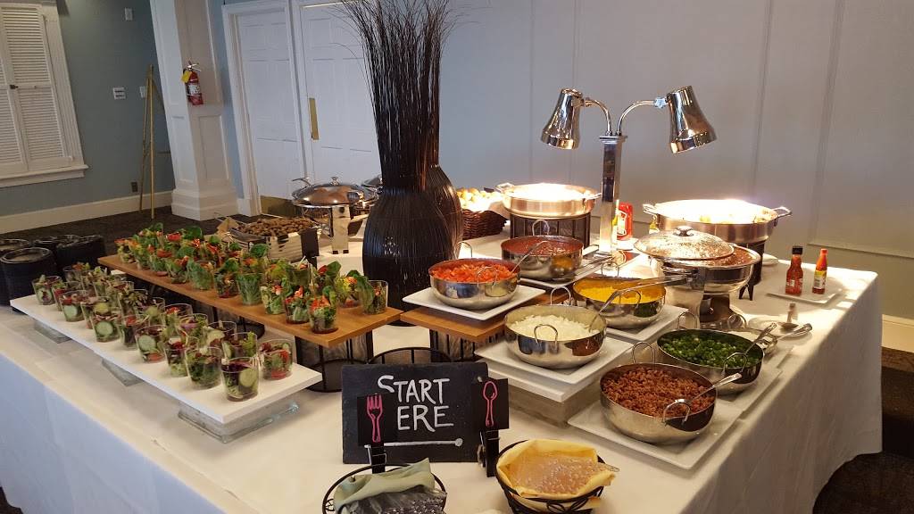 Beach Club Food Court | restaurant | Tarpon Blvd, Fripp Island, SC 29920, USA | 8438381510 OR +1 843-838-1510