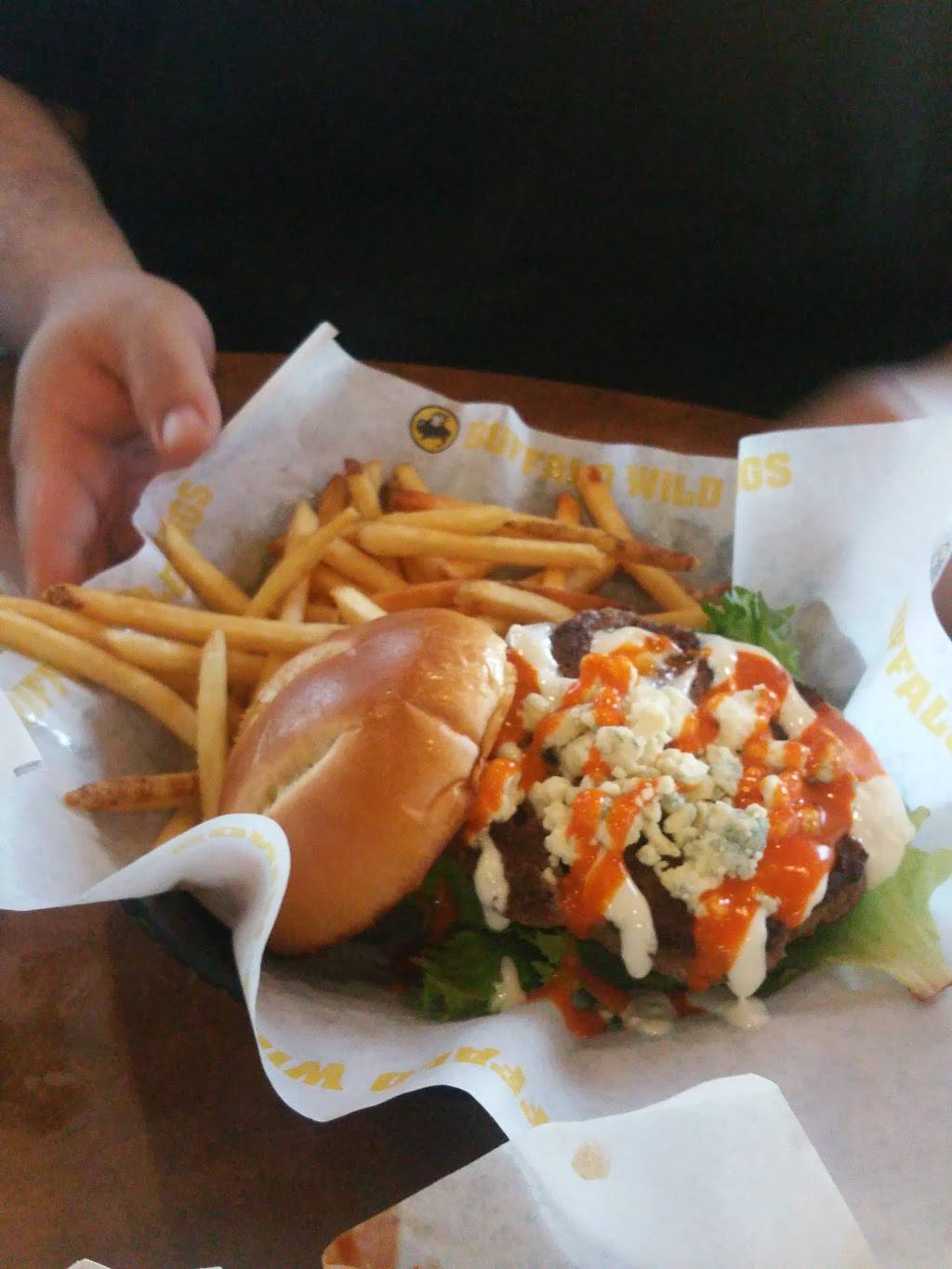 Buffalo Wild Wings | restaurant | 901 Little Texas Ln Building D, Austin, TX 78745, USA | 5129121147 OR +1 512-912-1147