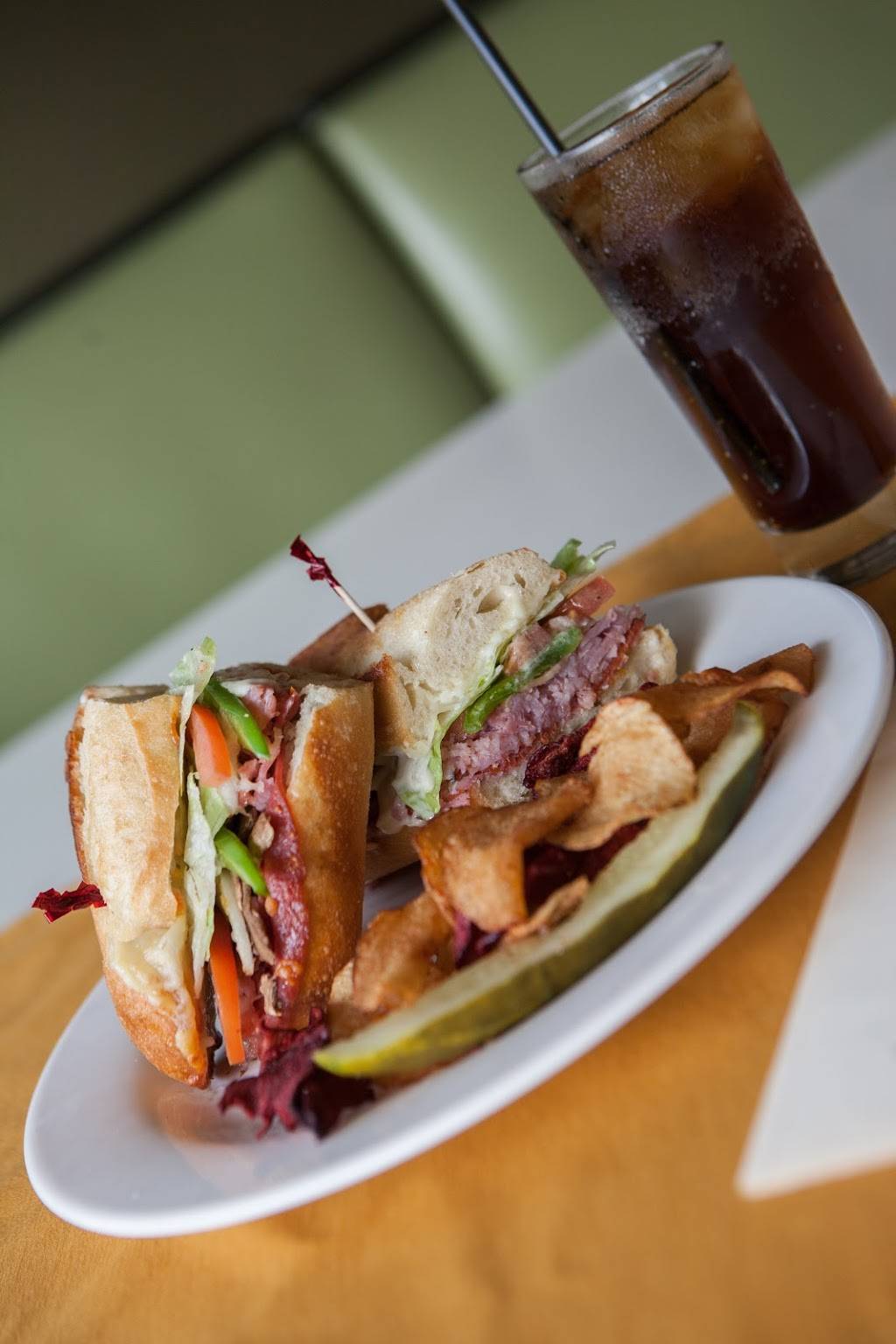 Marinades Pizza Bistro | restaurant | 109 Courtland St, Rockford, MI 49341, USA | 6168633300 OR +1 616-863-3300