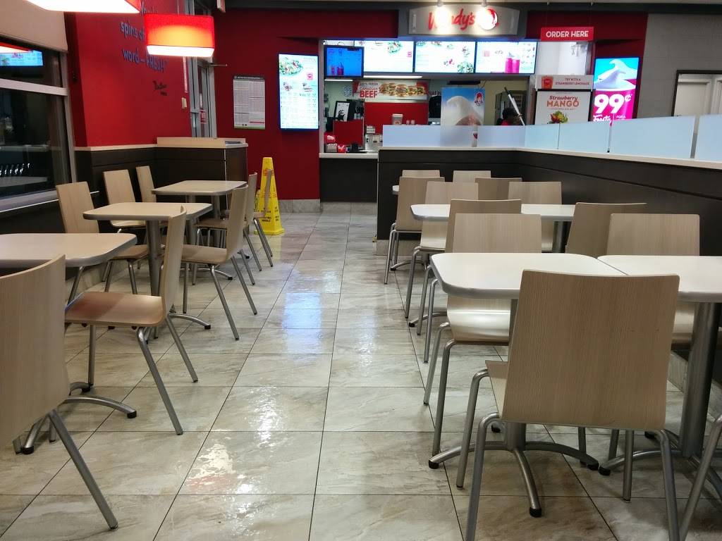 Wendys | restaurant | 6966 Financial Dr, Mississauga, ON L5N 8J4, Canada | 9058214538 OR +1 905-821-4538