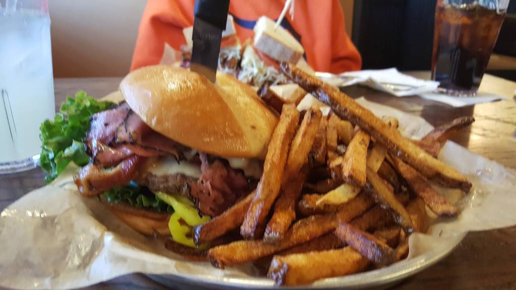 Primanti Bros. | restaurant | 23000 Eureka Rd, Taylor, MI 48180, USA | 7342870656 OR +1 734-287-0656