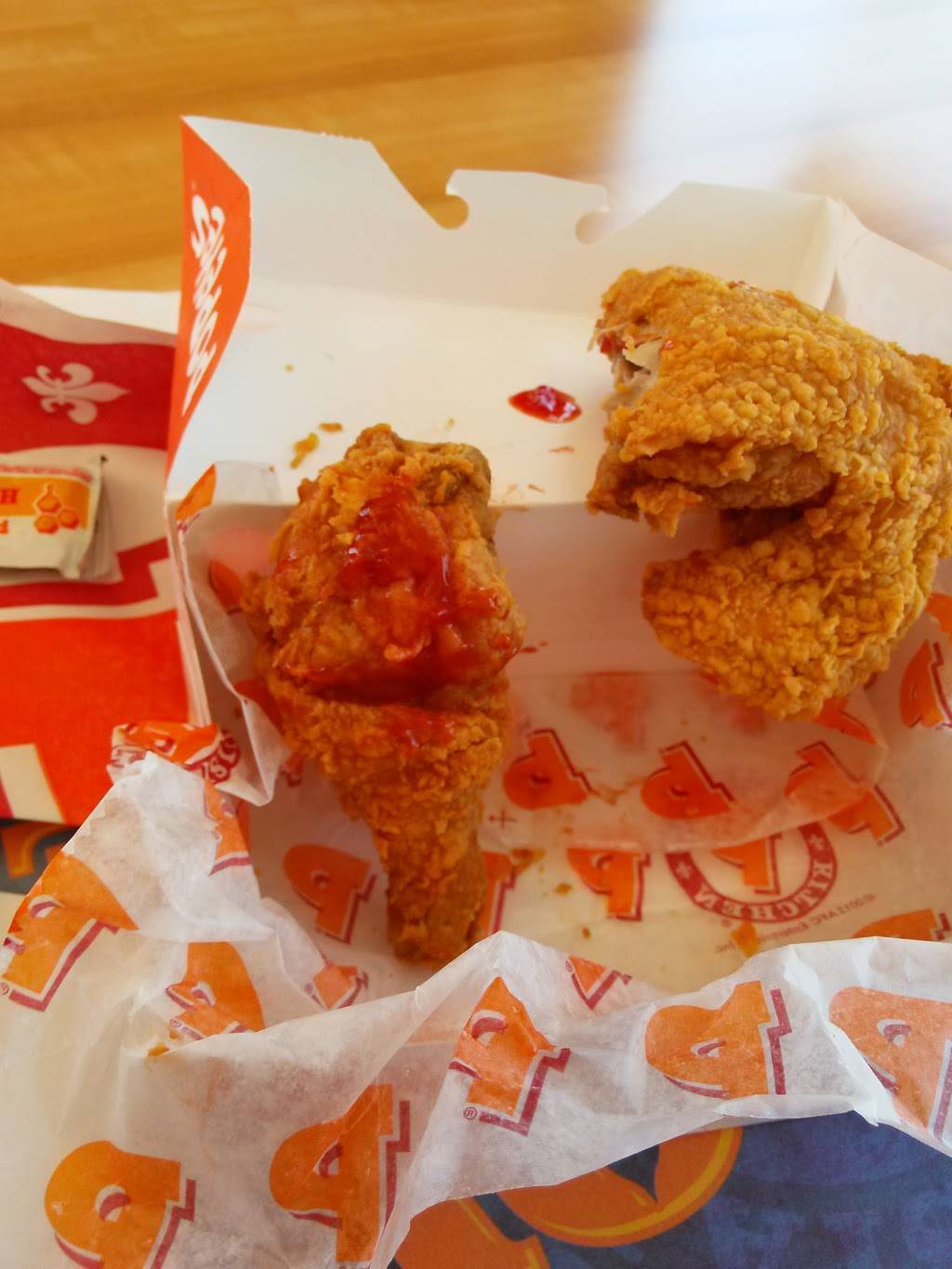 Popeyes Louisiana Kitchen | restaurant | 2972 W Wheatland Rd, Dallas, TX 75237, USA | 9727800015 OR +1 972-780-0015