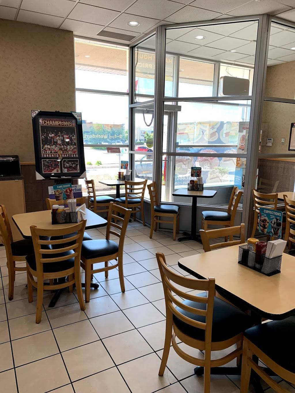 Dairy Queen Grill & Chill | restaurant | 295 Hays Blvd, Oakville, ON L6H 6Z3, Canada | 9052574441 OR +1 905-257-4441