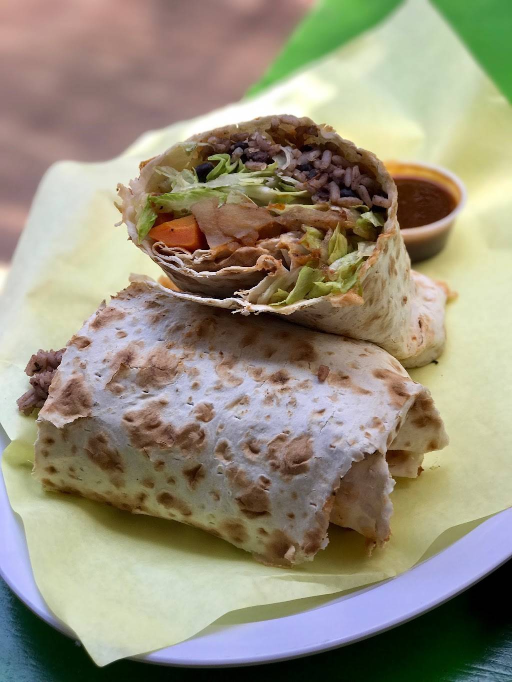 Cha Cha Chicken | restaurant | 1906 Ocean Ave, Santa Monica, CA 90405, USA | 3105811684 OR +1 310-581-1684