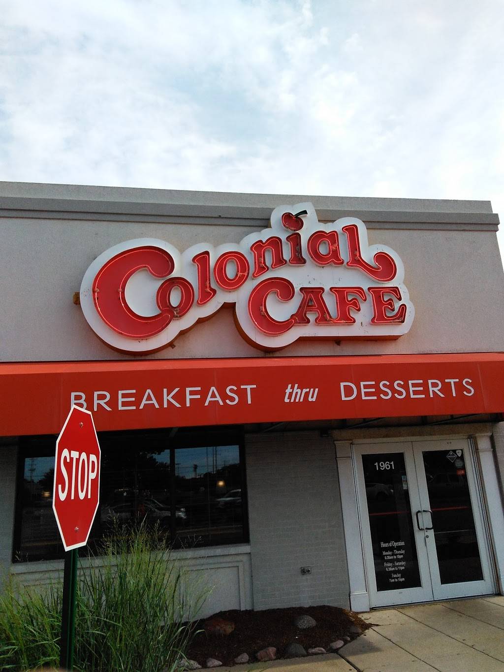 Colonial Cafe - Aurora | restaurant | 1961 W Galena Blvd, Aurora, IL 60506, USA | 6308442444 OR +1 630-844-2444