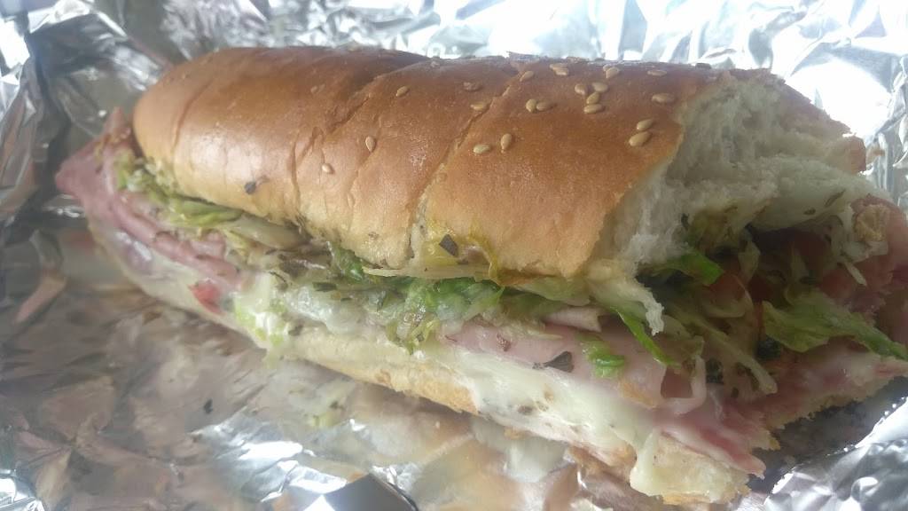 Dan & Vis Pizza | restaurant | 5951 Chene, Detroit, MI 48211, USA | 3139246077 OR +1 313-924-6077