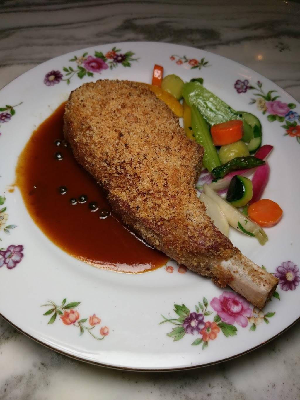 Bistro Pierre Lapin | restaurant | 99 Bank St, New York, NY 10014, USA | 2128586600 OR +1 212-858-6600