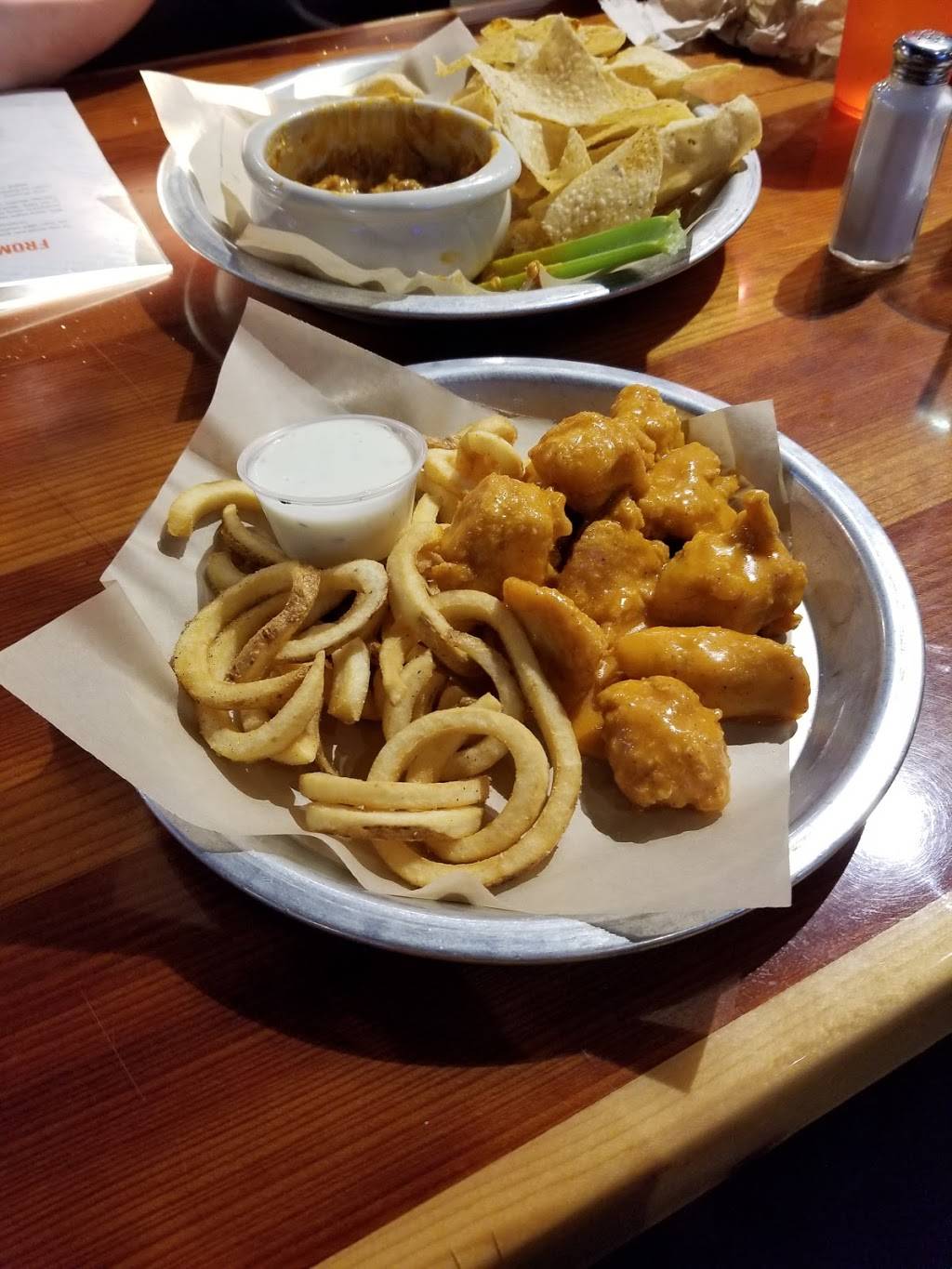 Hooters | meal takeaway | 5005 Central Avenue Pike, Knoxville, TN 37912, USA | 8656888066 OR +1 865-688-8066